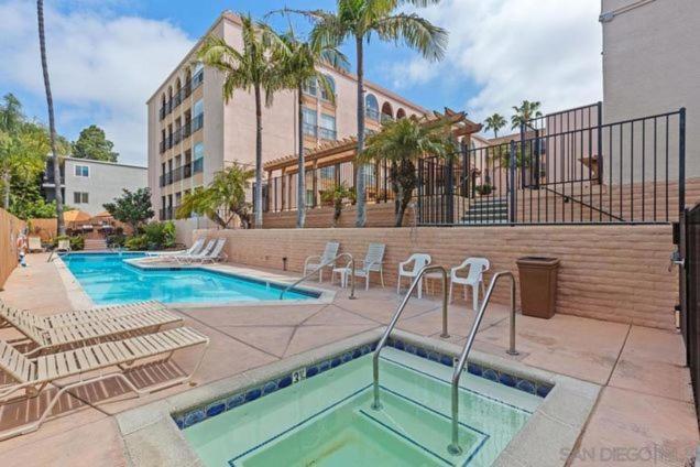 2 Bed 2 Bath Penthouse With Ac And Ocean Views Apartment